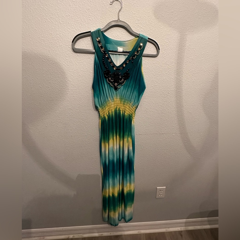 Sleeveless dress